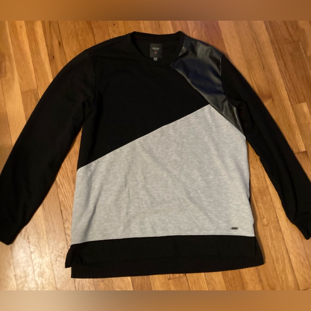 Guess men’s sweater